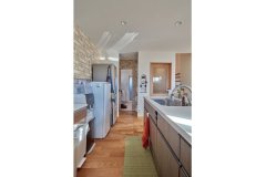 キッチンからパントリー、洗面室へと一直線でつながり、回遊できる動線で家事効率をＵＰ。