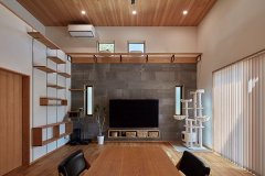 壁材の一部は消臭効果のある「エコカラット」。家具を最小限に抑えて動きやすいつくりに。